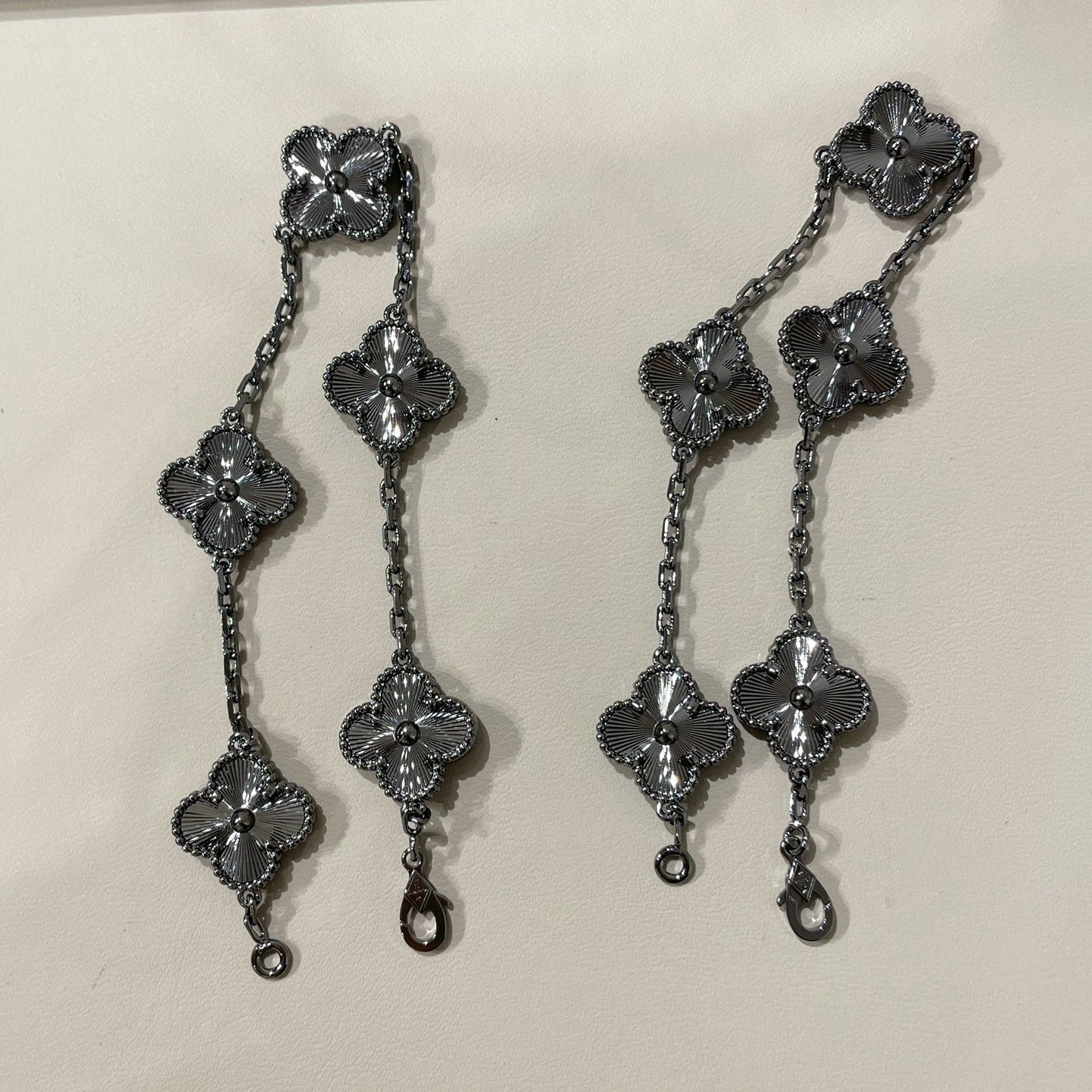 [Lumi Jewels]CLOVER 5 MOTIF BLACK BRACELET