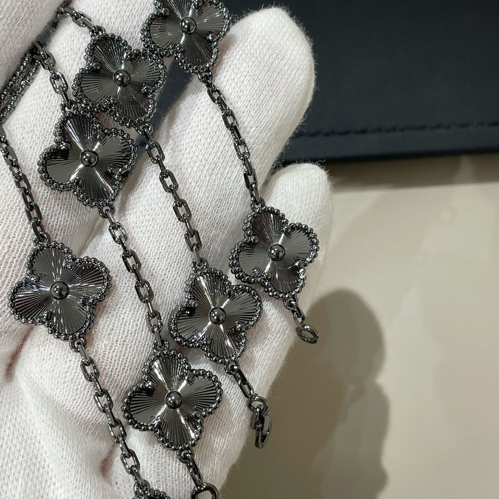 [Lumi Jewels]CLOVER 5 MOTIF BLACK BRACELET