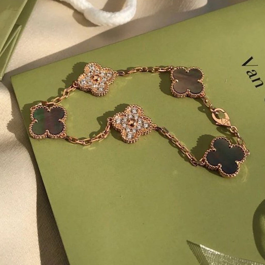 [Lumi Jewels] CLOVER 5 MOTIF GRAY MOP BRACELET COLLECTION