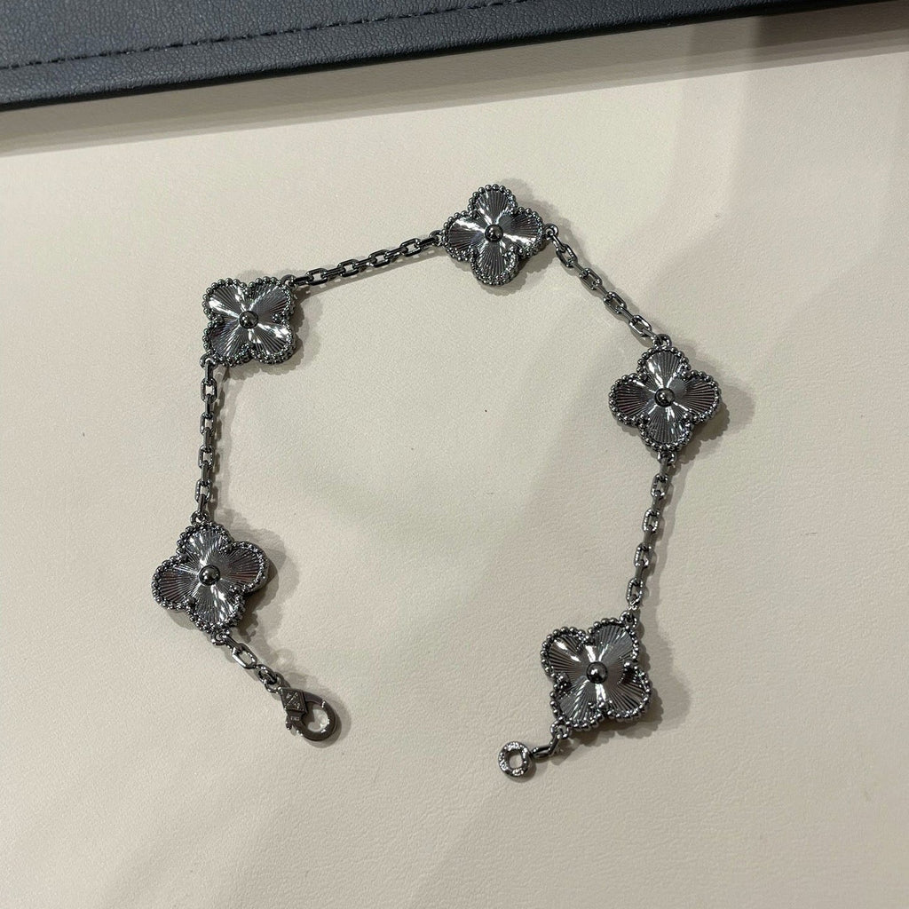 [Lumi Jewels]CLOVER 5 MOTIF BLACK BRACELET
