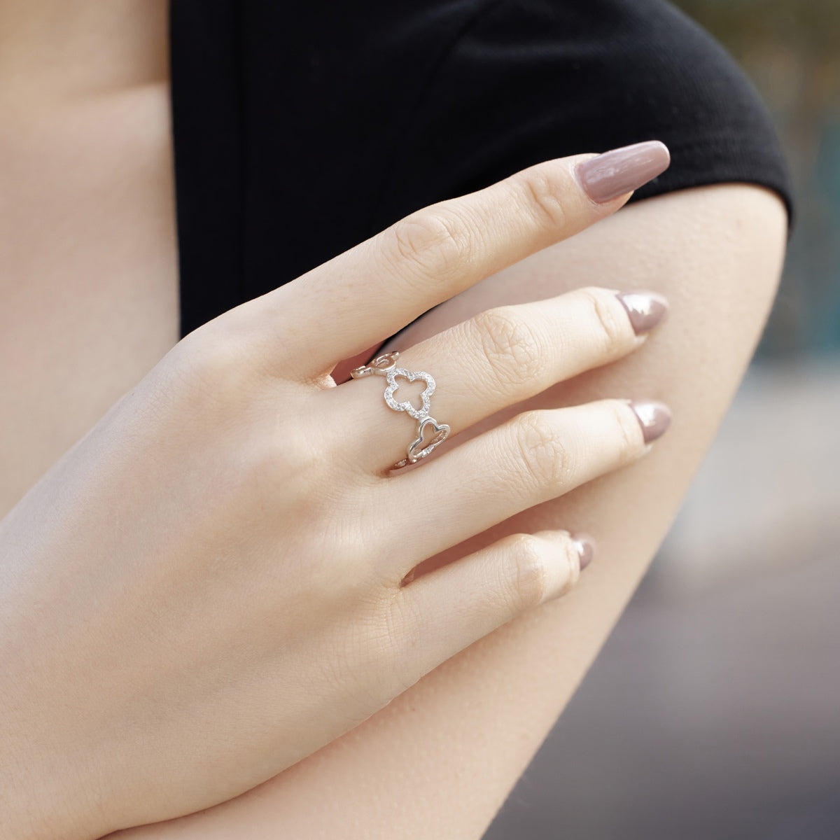 [Lumi Jewels]Hollow Design Four-Leaf Clover Flower Shape Ring