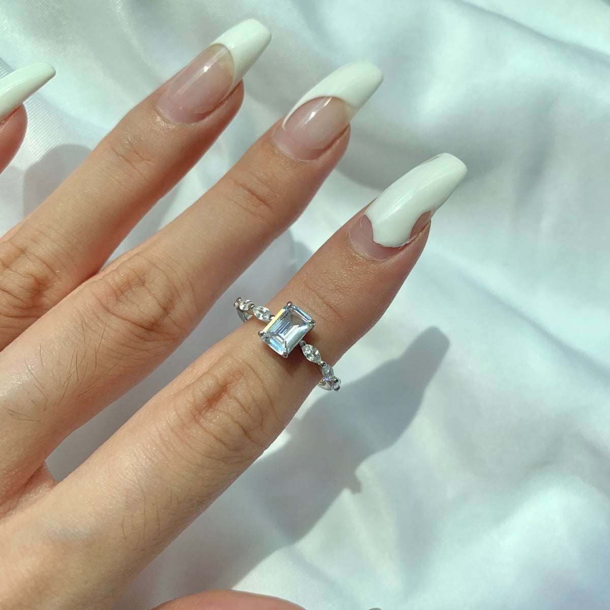 [Lumi Jewels]1.0 Carat Dainty Resplendent Radiant Cut Daily Ring