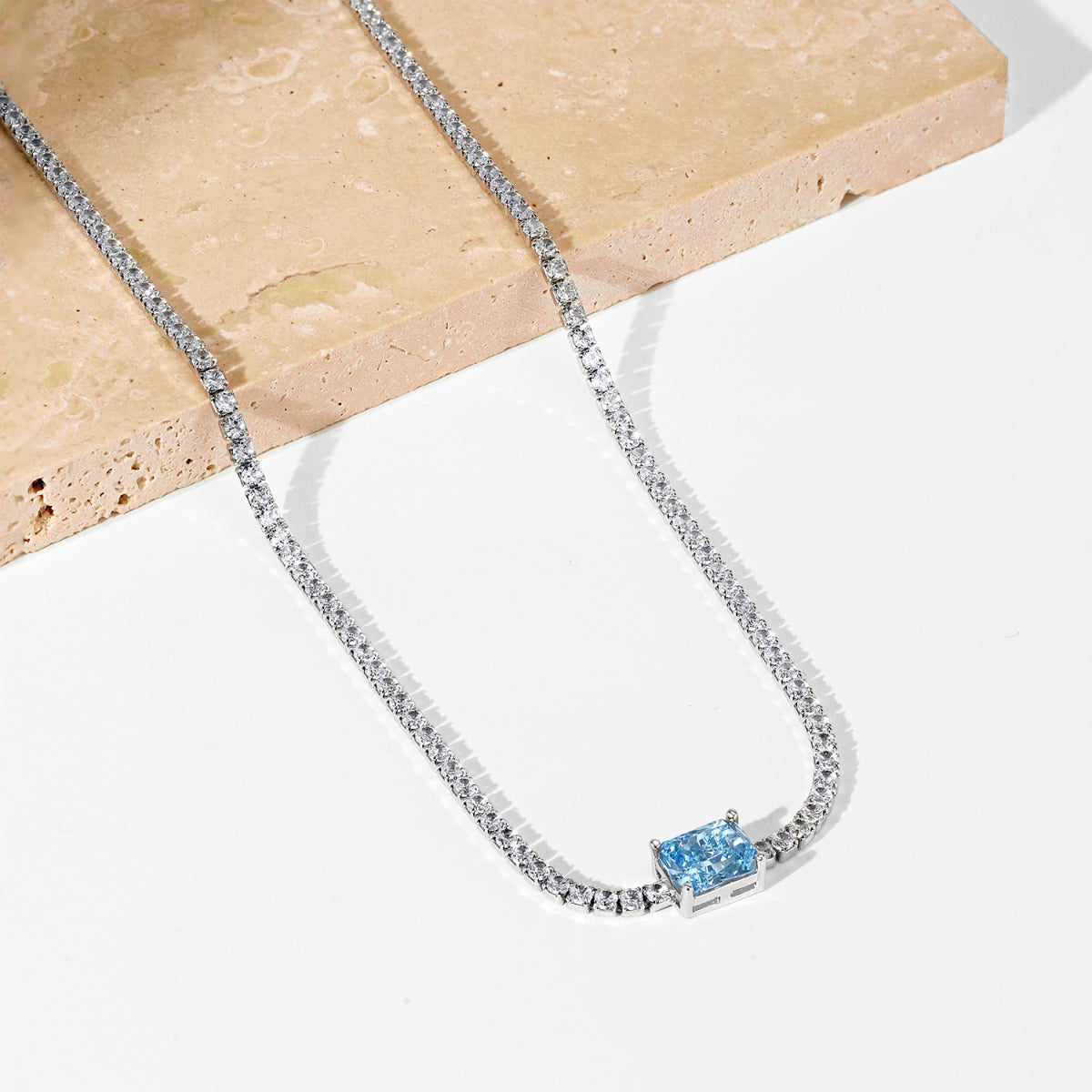 [Lumi Jewels]2.0 carat Ornate Emerald Cut Necklace