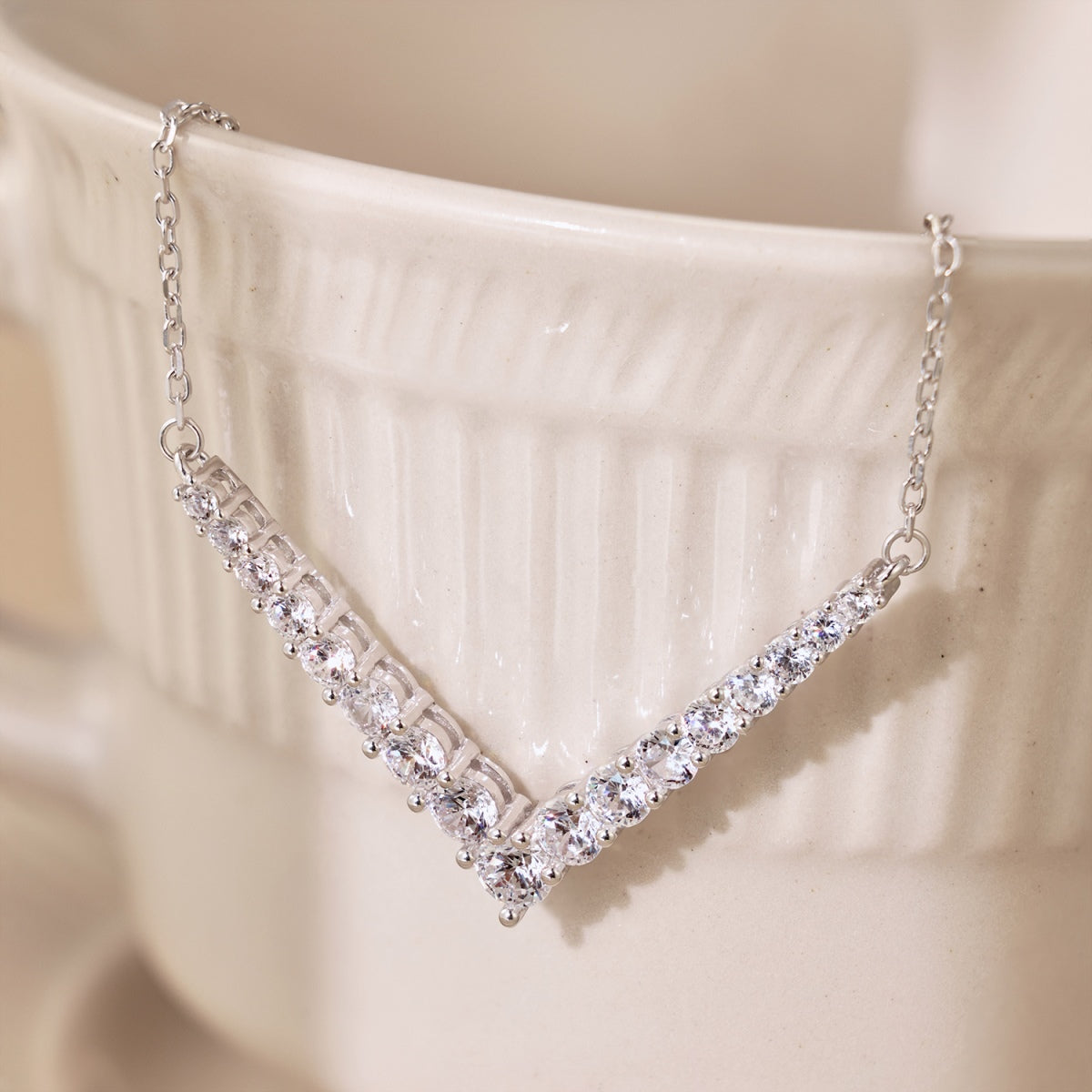 [Lumi Jewels]Ornate Round Cut Necklace