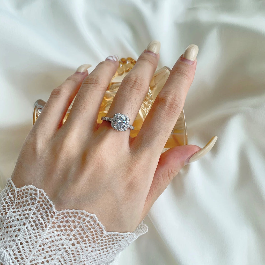 [Lumi Jewels]Dazzling Resplendent Round Cut Wedding Ring