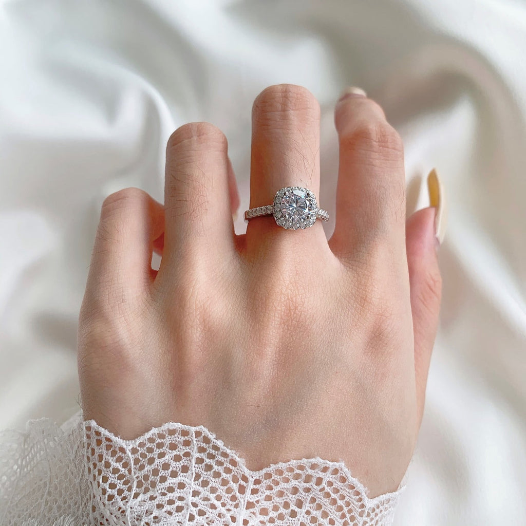 [Lumi Jewels]Dazzling Resplendent Round Cut Wedding Ring