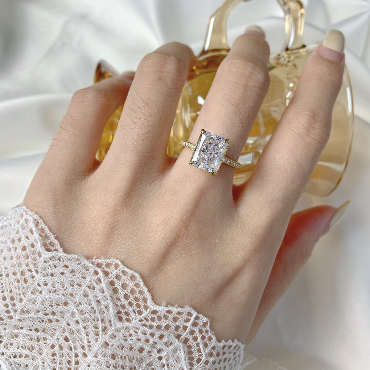 [Lumi Jewels]4.0 Carat Luxurious Engagement Ring