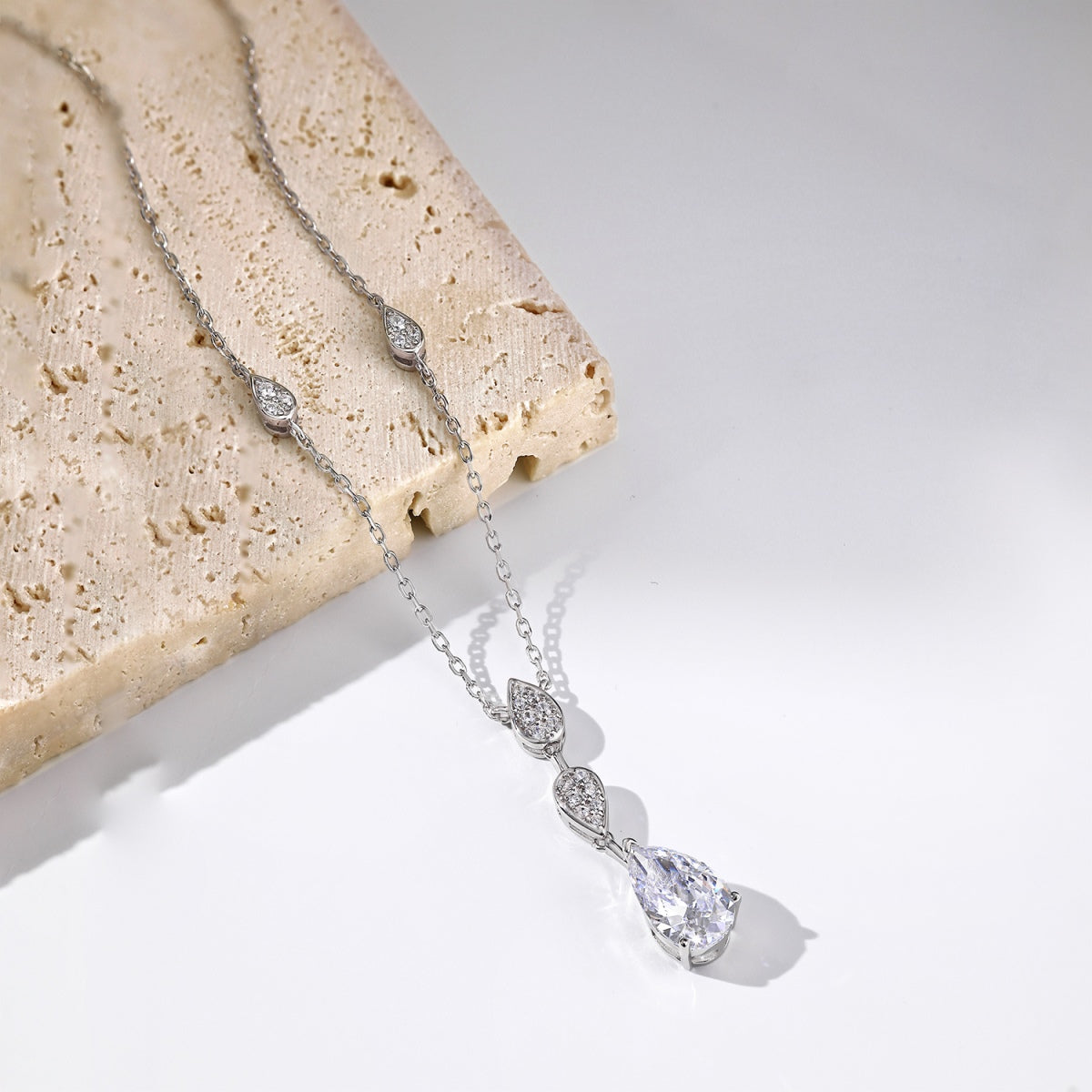 [Lumi Jewels]Dazzling Pear Cut Necklace