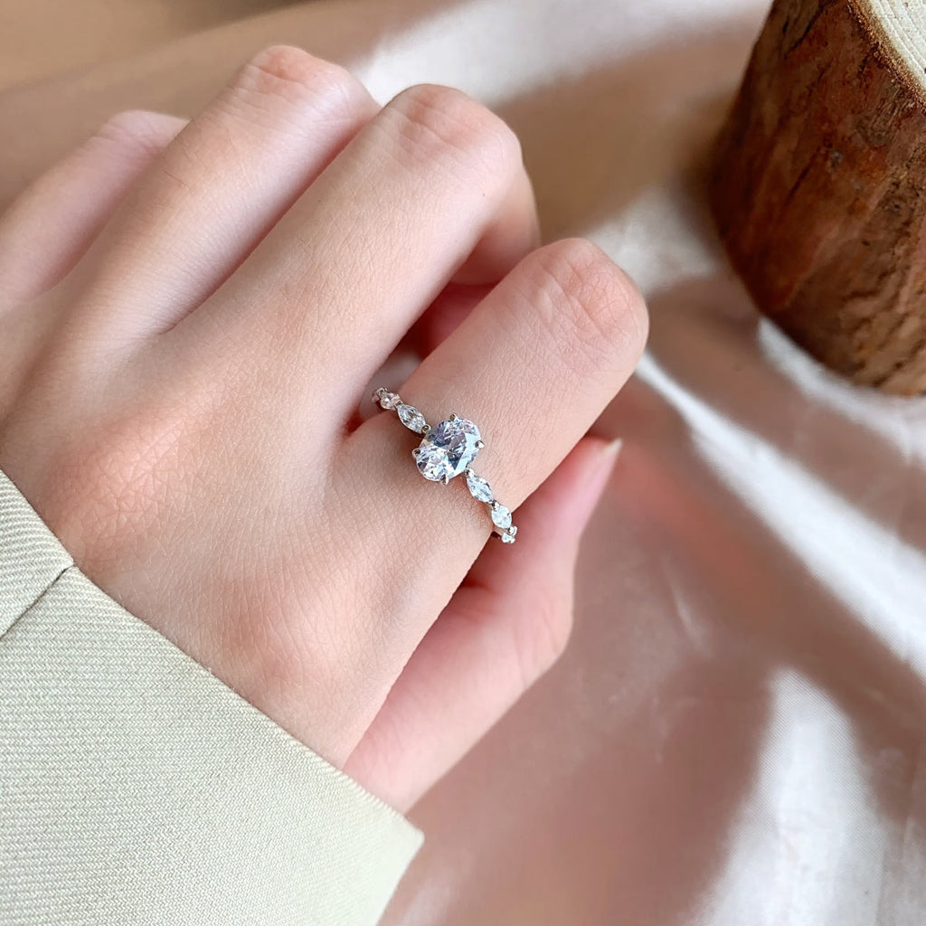 [Lumi Jewels]0.75 Carat Luxurious Vibrant Elongated Cushion Cut Daily Ring