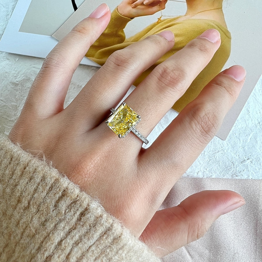 [Lumi Jewels]4.0 Carat Luxurious Engagement Ring