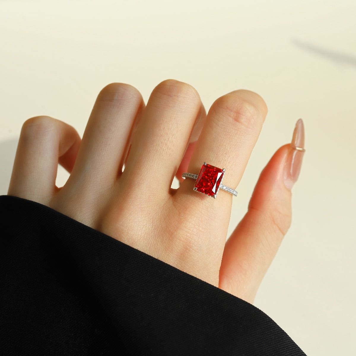 [Lumi Jewels]4.0 Carat Luxurious Engagement Ring
