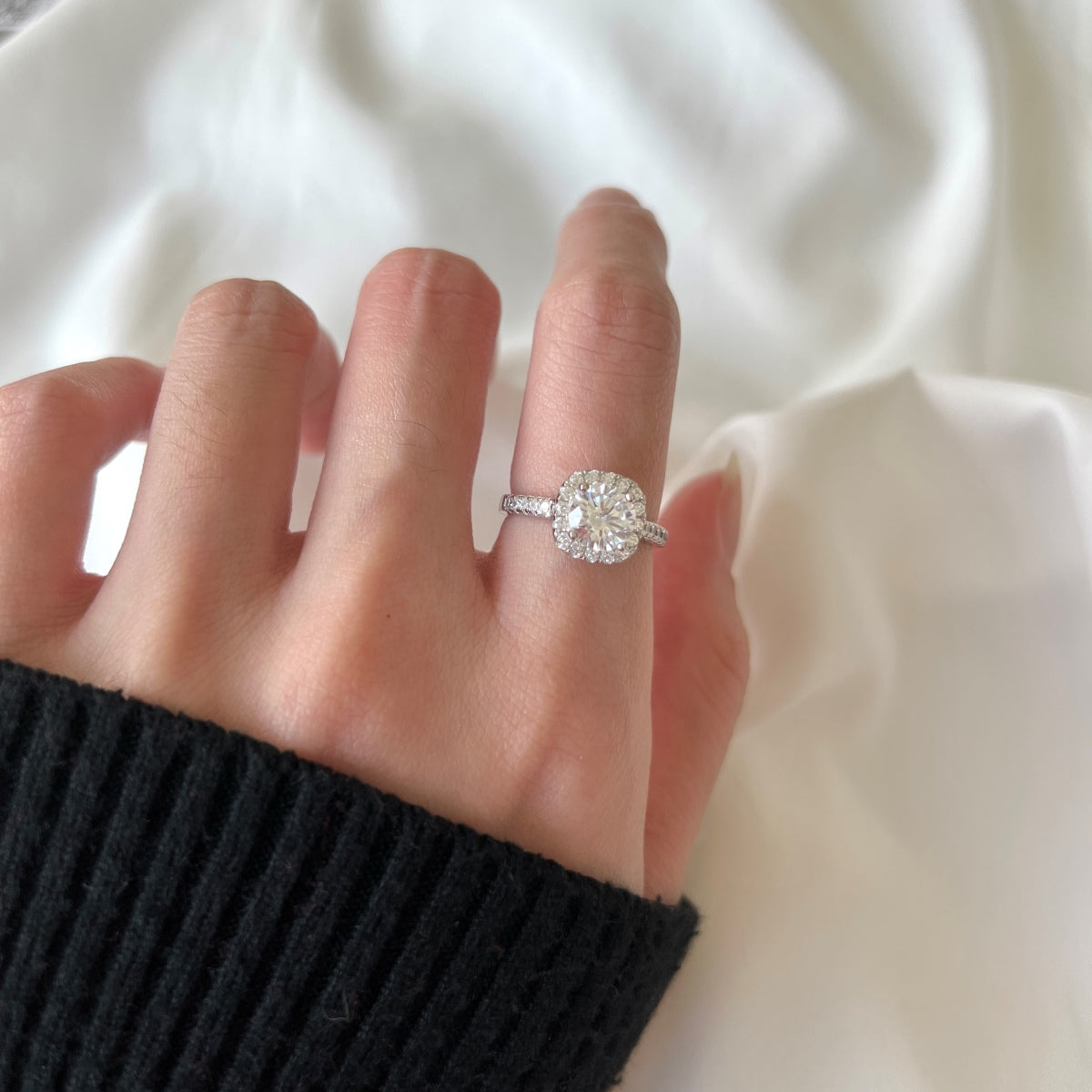 [Lumi Jewels]Dazzling Resplendent Round Cut Wedding Ring