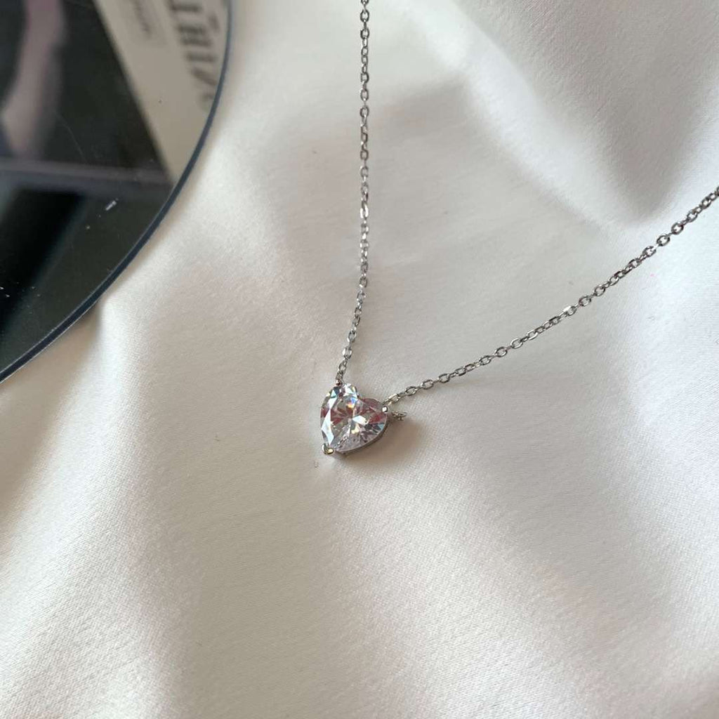 [Lumi Jewels]Heart Shape Main Stone Pendant Collarbone Necklace