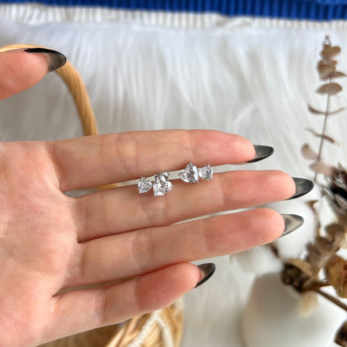 [Lumi Jewels]Double Heart-Shape Classic Princess Style Earrings
