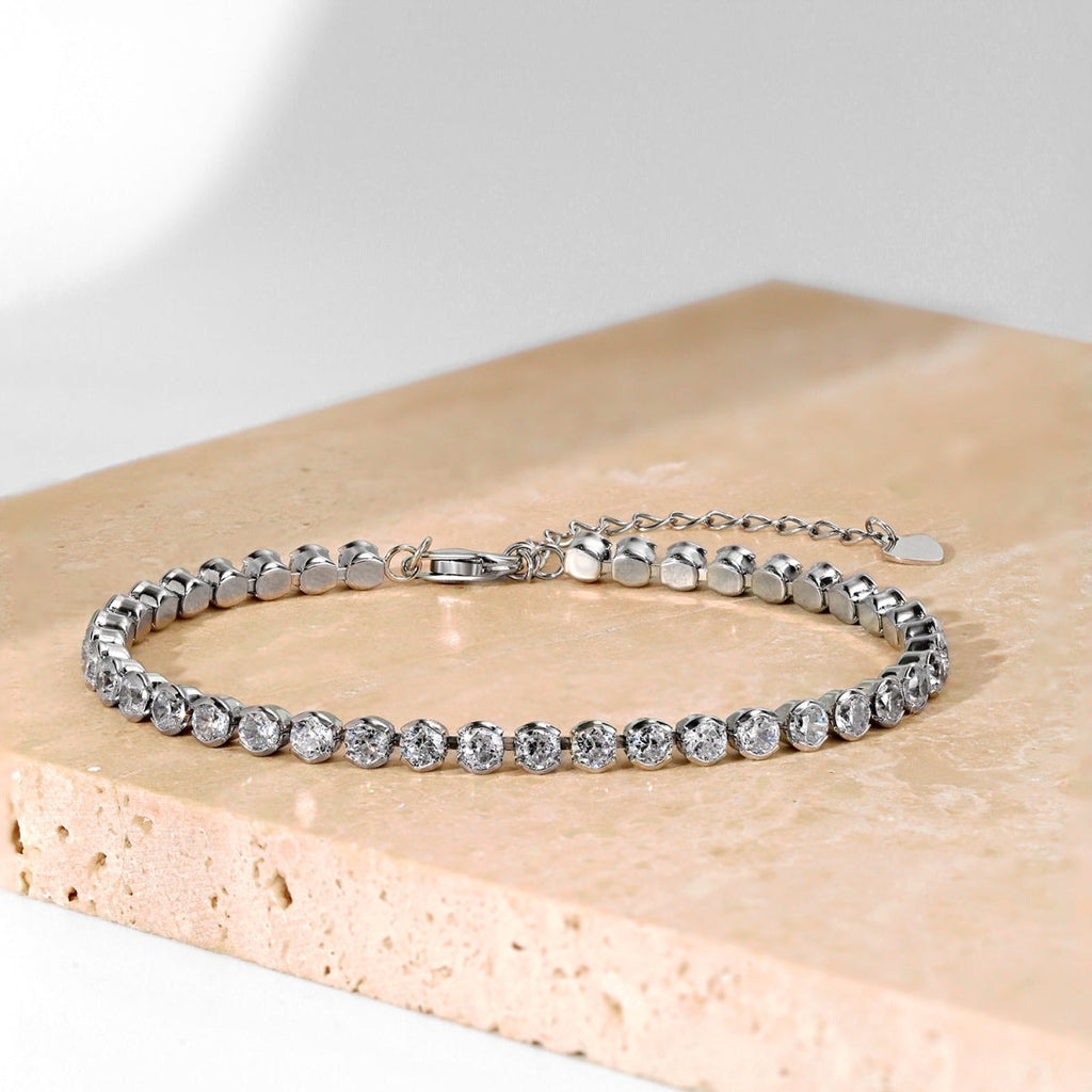 [Lumi Jewels]Ornate  Sparkling Round Cut Daily Bracelet