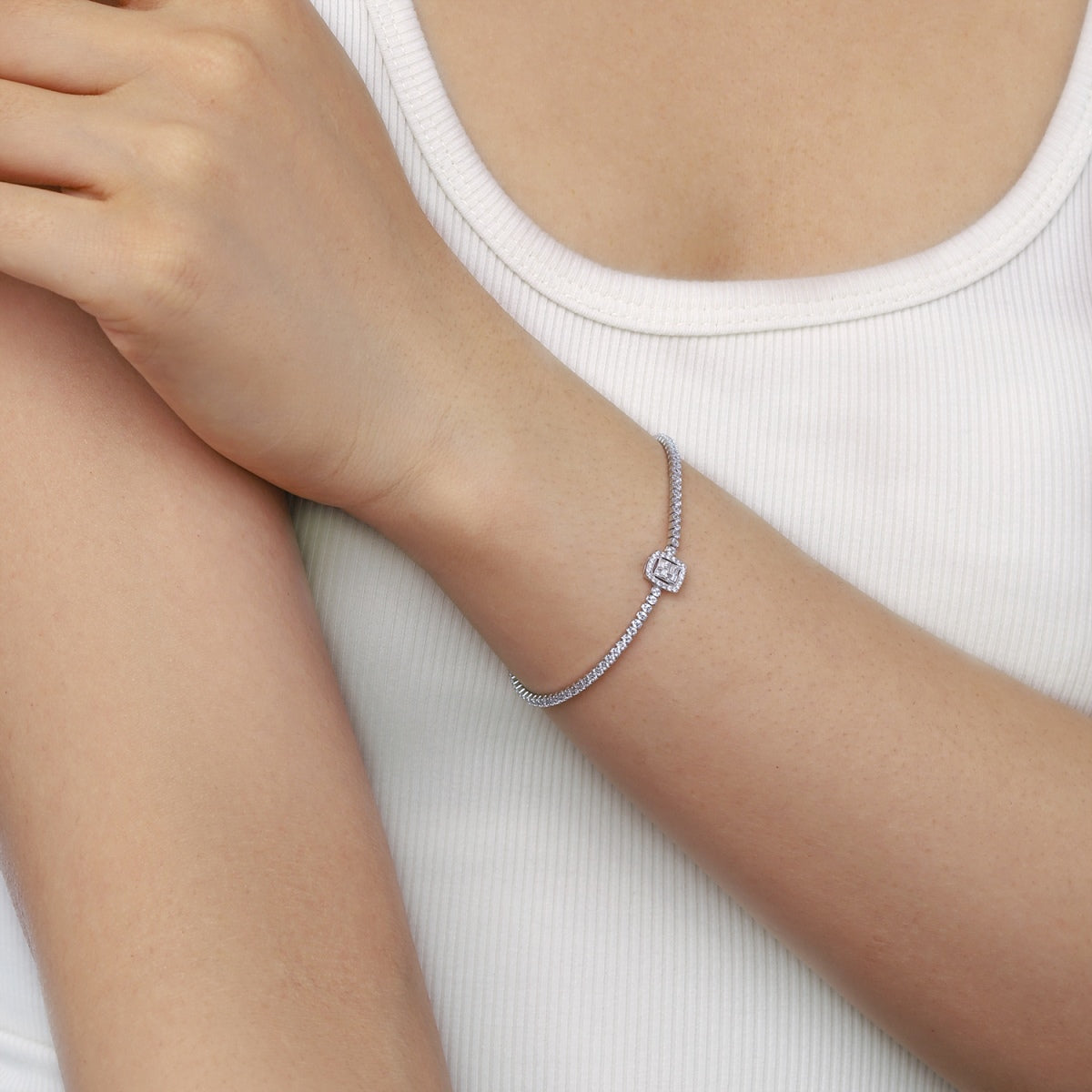 [Lumi Jewels]Luxurious Dazzling Square Shape Banquet Bracelet