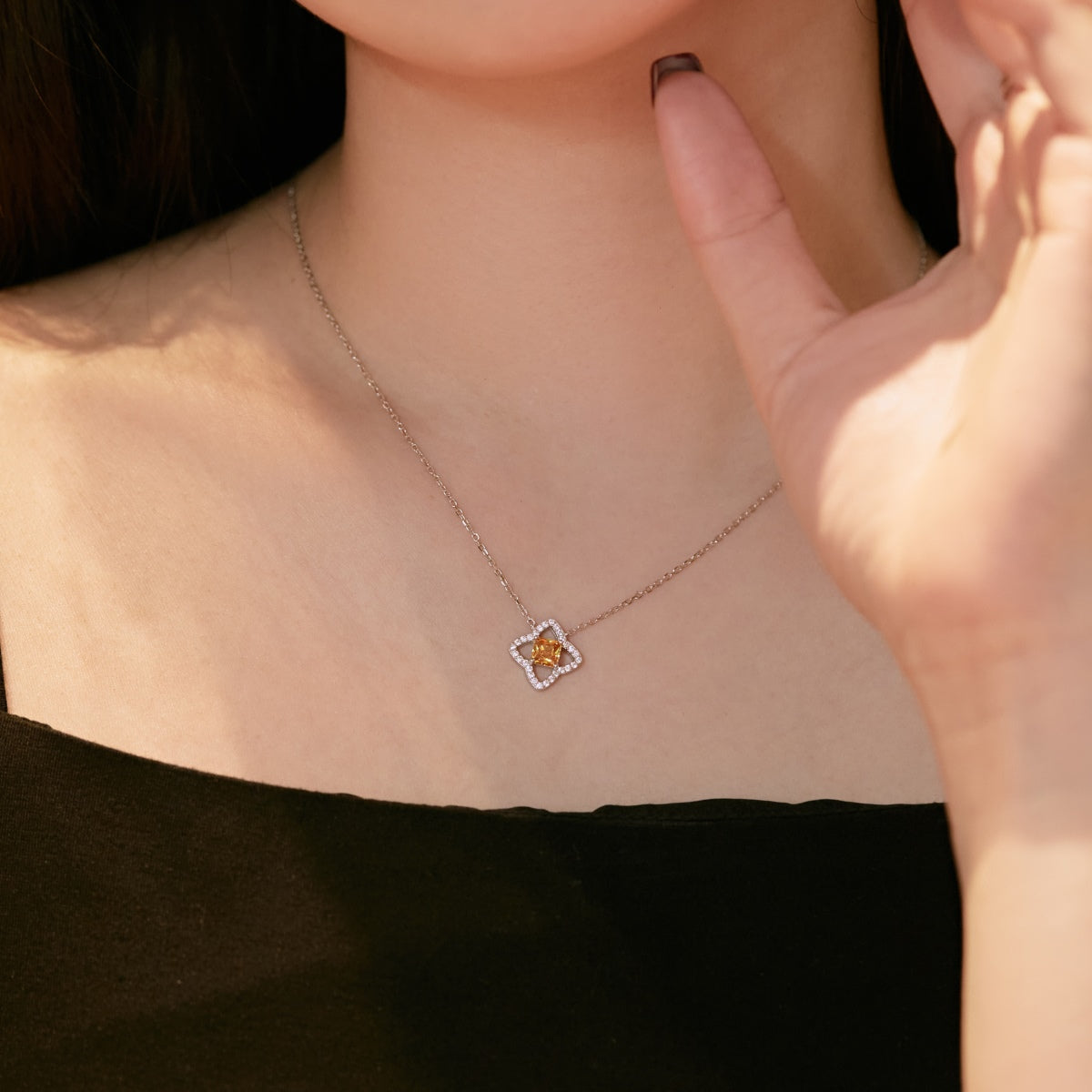 [Lumi Jewels]Exquisite Flower Shape Princess Cut Necklace