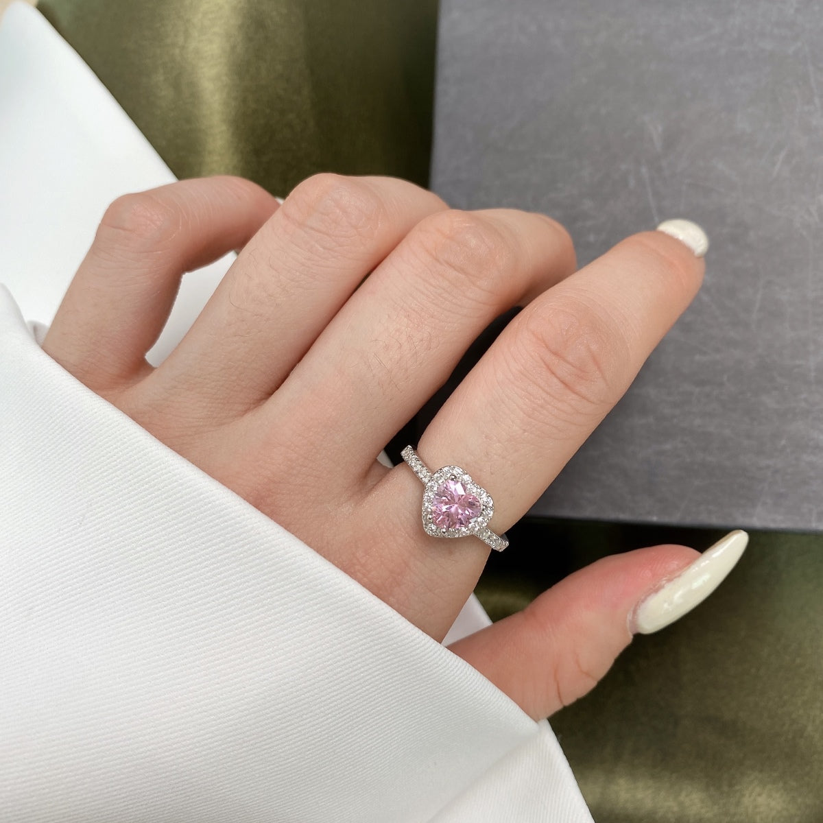 [Lumi Jewels]Eternity Splashy Romantic Heart Shape Lover Ring