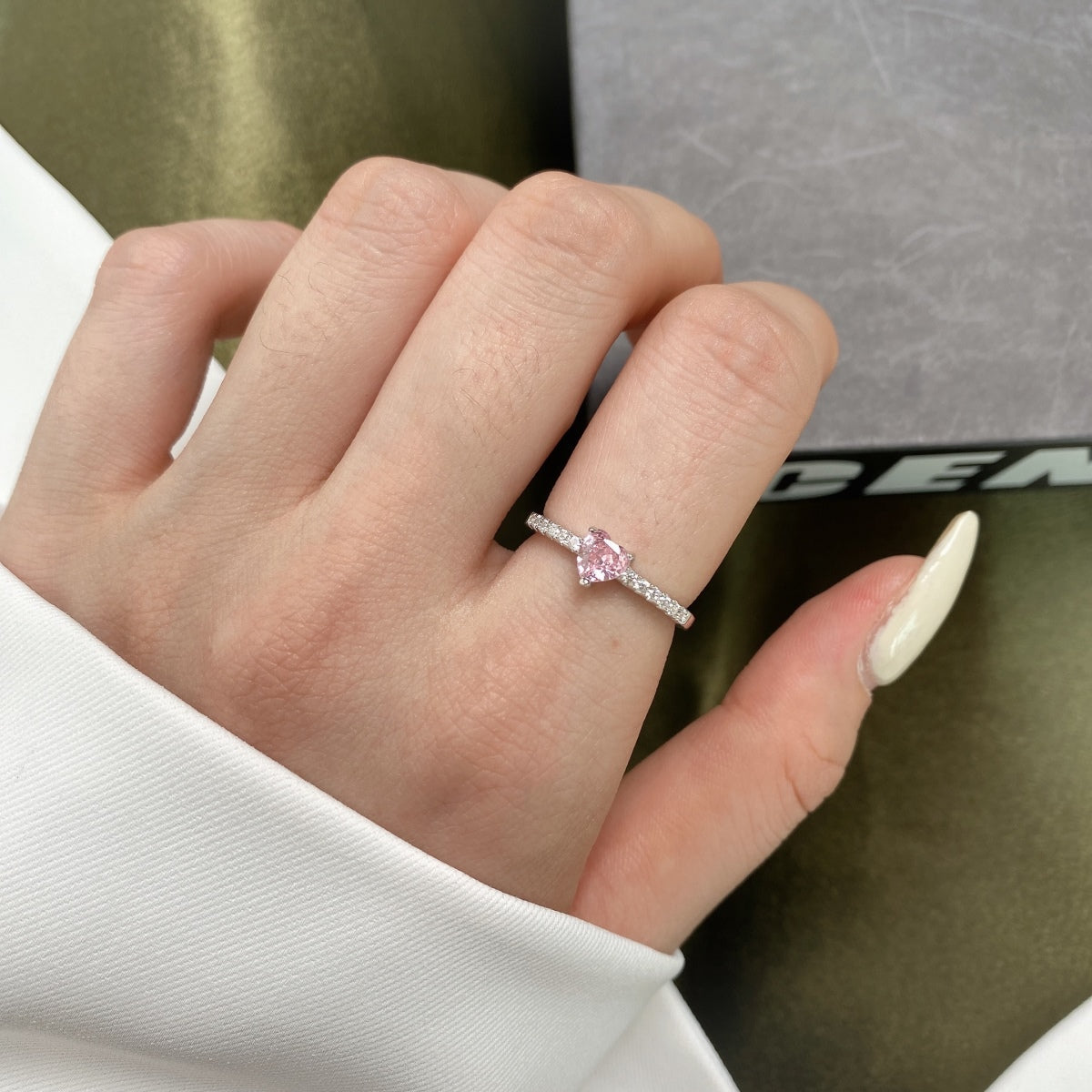 [Lumi Jewels]0.5 Carat CaratEternity Charming Heart Shape Lover Ring