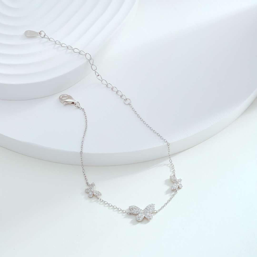 [Lumi Jewels]Delicate Butterfly Pendant Bracelet