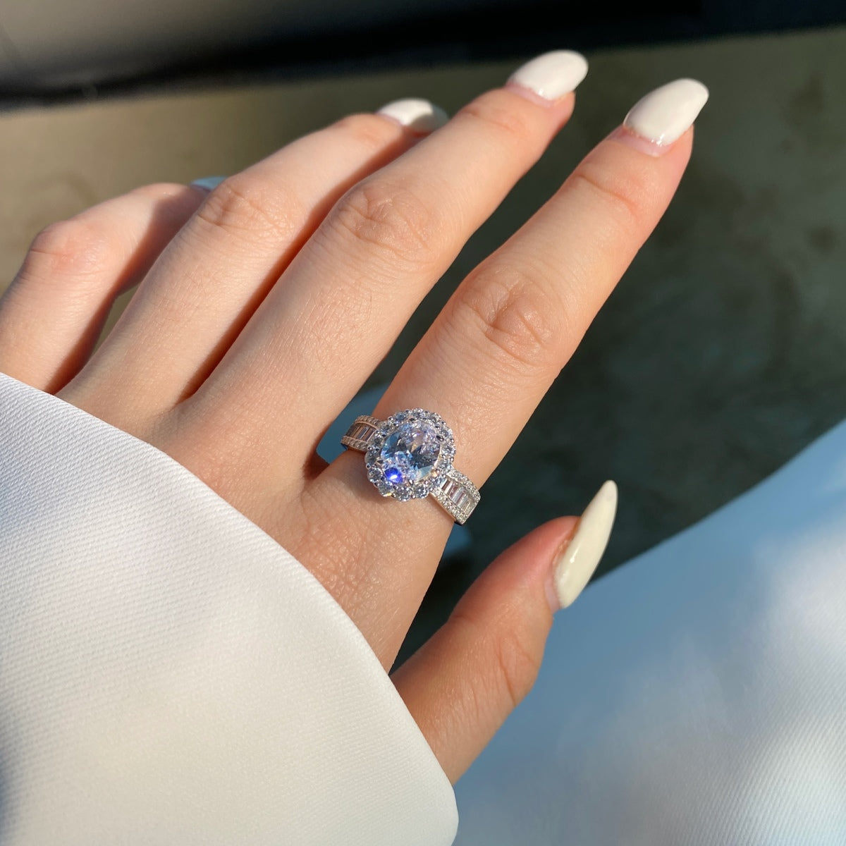 [Lumi Jewels]1.5 Carat Dazzling Charming Oval Cut Banquet Ring
