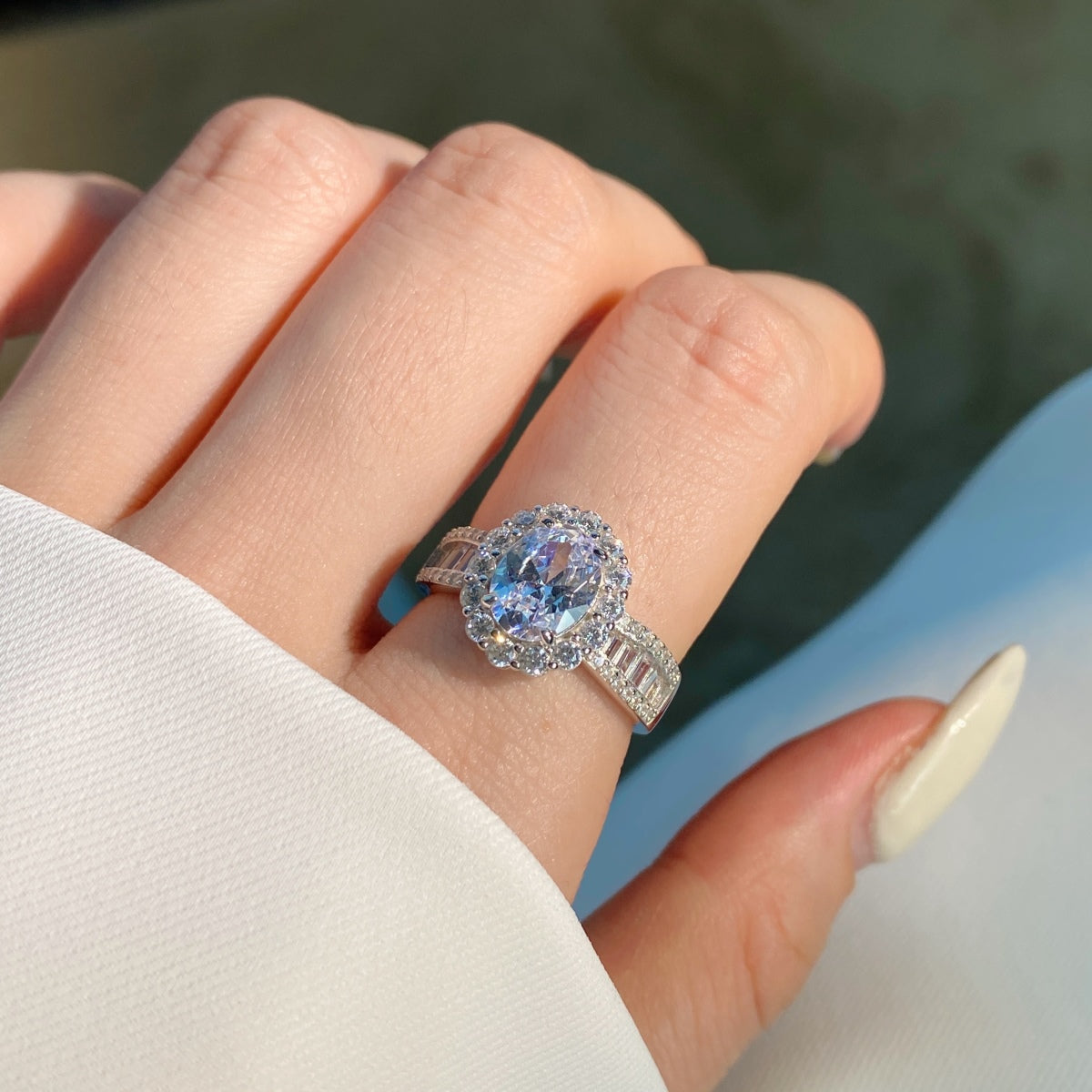 [Lumi Jewels]1.5 Carat Dazzling Charming Oval Cut Banquet Ring