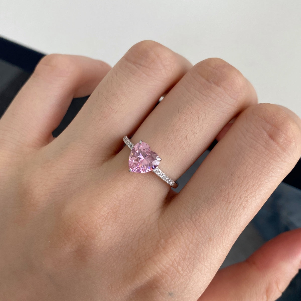 [Lumi Jewels]2.0 Carat Dazzling Lustrous Heart Cut Lover Ring