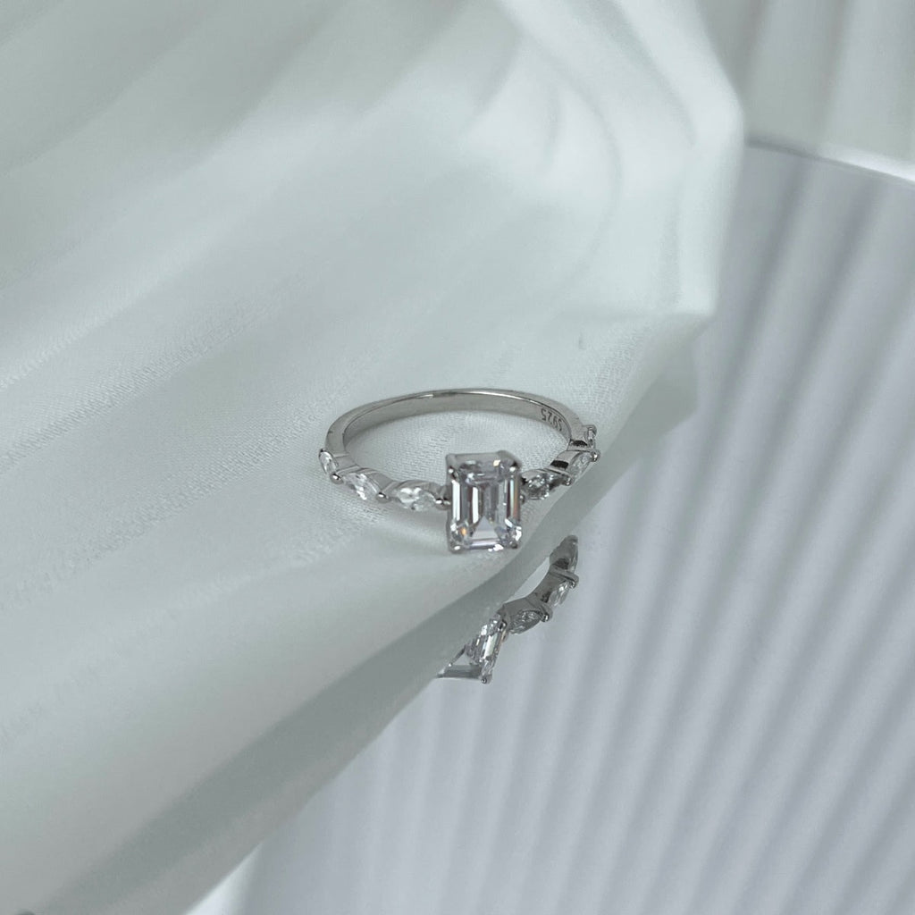[Lumi Jewels]1.0 Carat Dainty Resplendent Radiant Cut Daily Ring