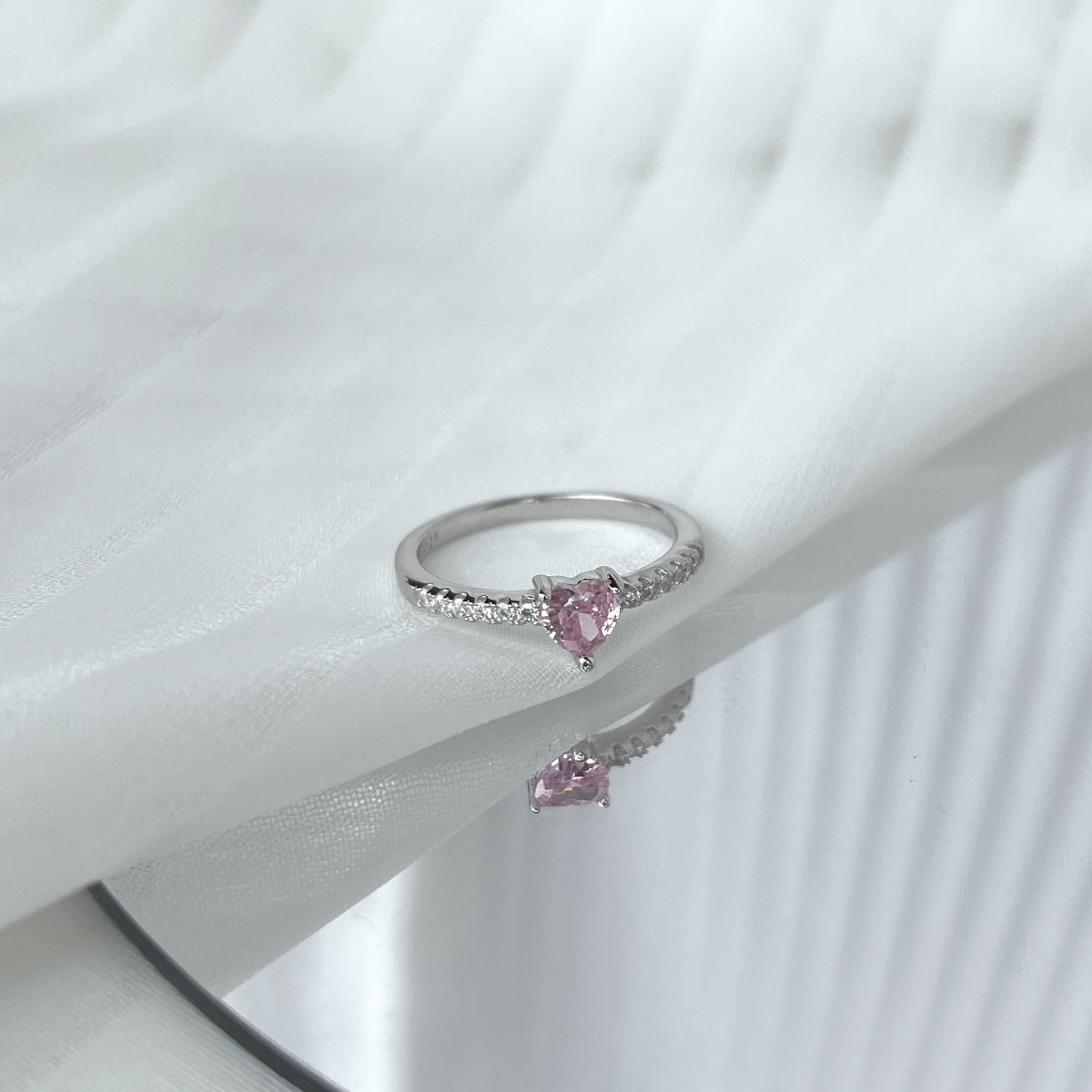 [Lumi Jewels]0.5 Carat CaratEternity Charming Heart Shape Lover Ring