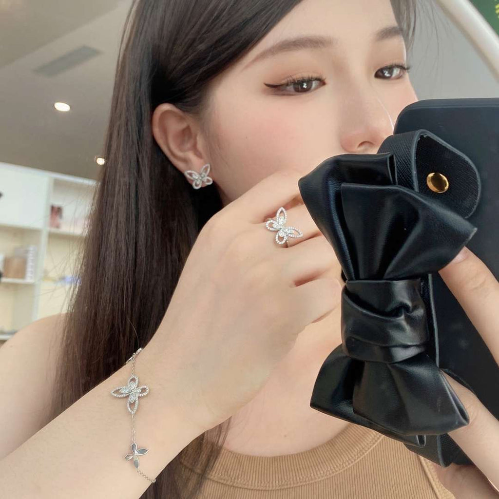 [Lumi Jewels]Delicate Butterfly Pendant Bracelet