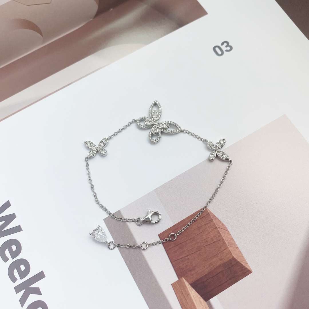 [Lumi Jewels]Delicate Butterfly Pendant Bracelet