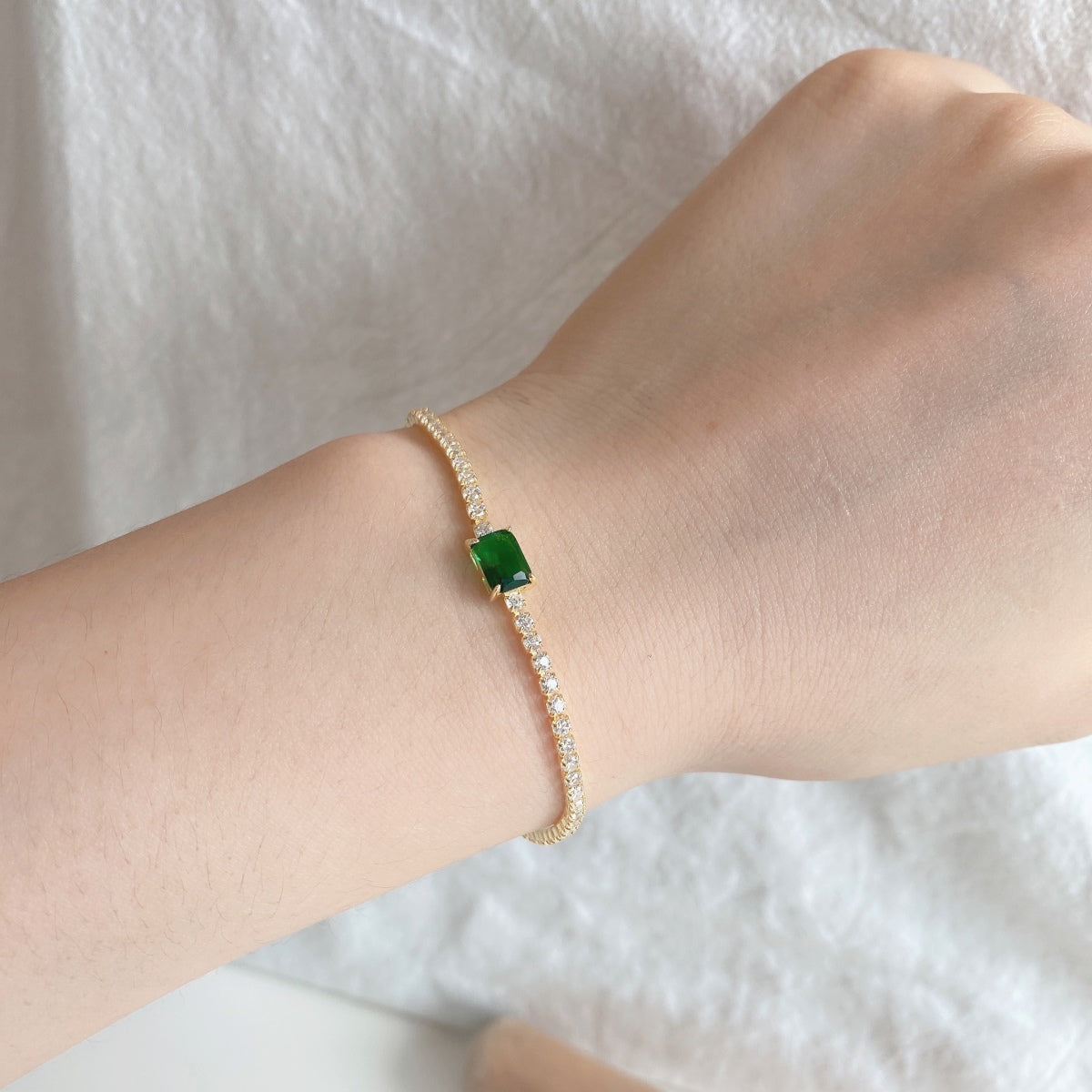 [Lumi Jewels]1.0 Carat Unique Emerald Cut Banquet Bracelet