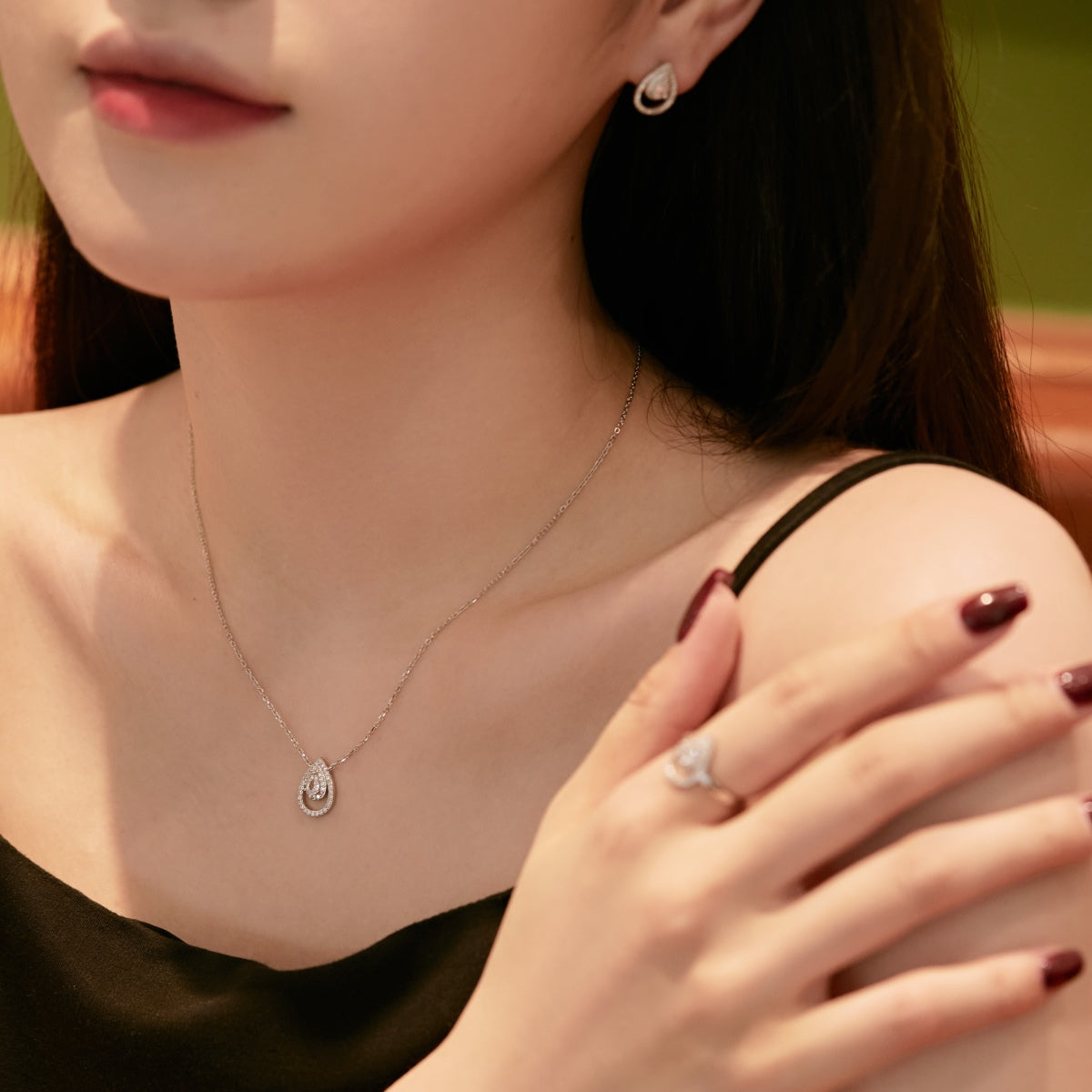 [Lumi Jewels]Sparkling Delicate Water Drop Shape Daily Earrings