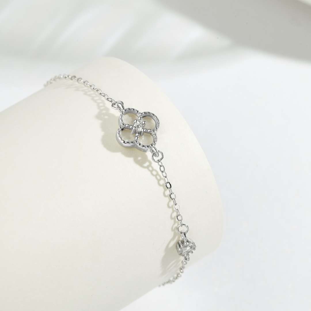 [Lumi Jewels]Delicate Four Leaf Clover Bracelet