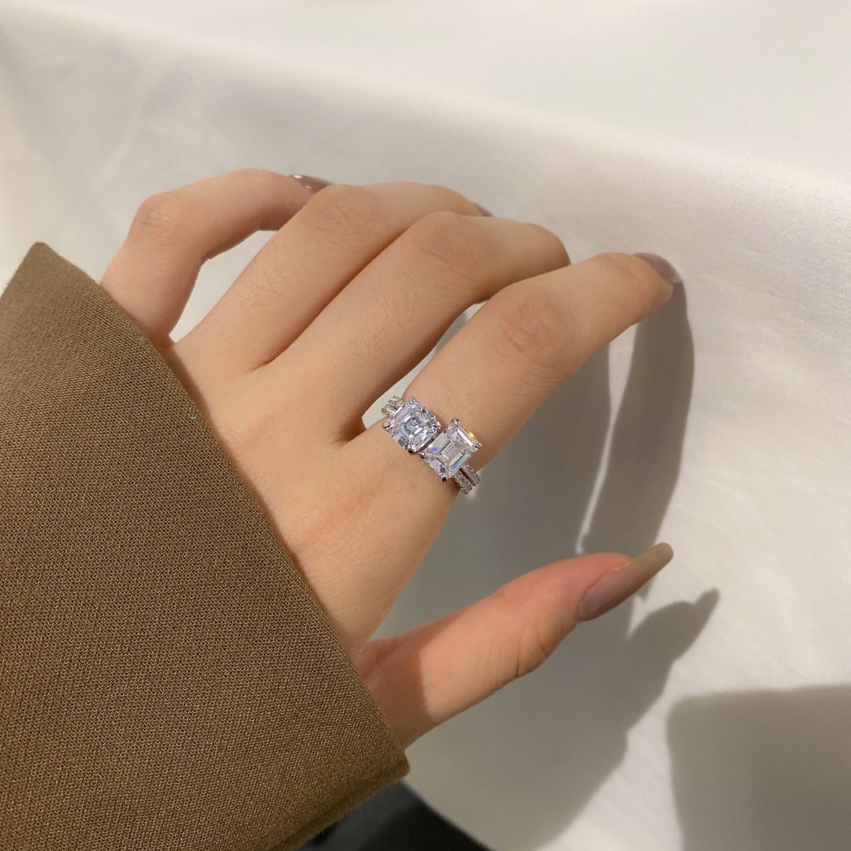 [Lumi Jewels]2.0 Carat Scintillating Ornate Radiant Cut Party Ring