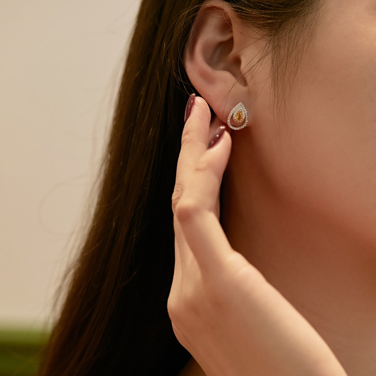 [Lumi Jewels]Sparkling Delicate Water Drop Shape Daily Earrings