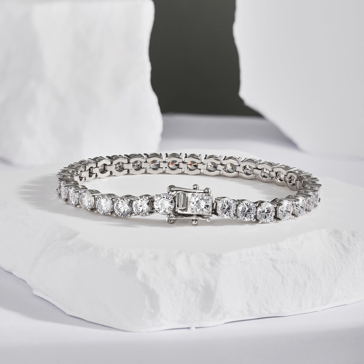 [Lumi Jewels]Ornate Sparkling Round Cut Wedding Bracelet