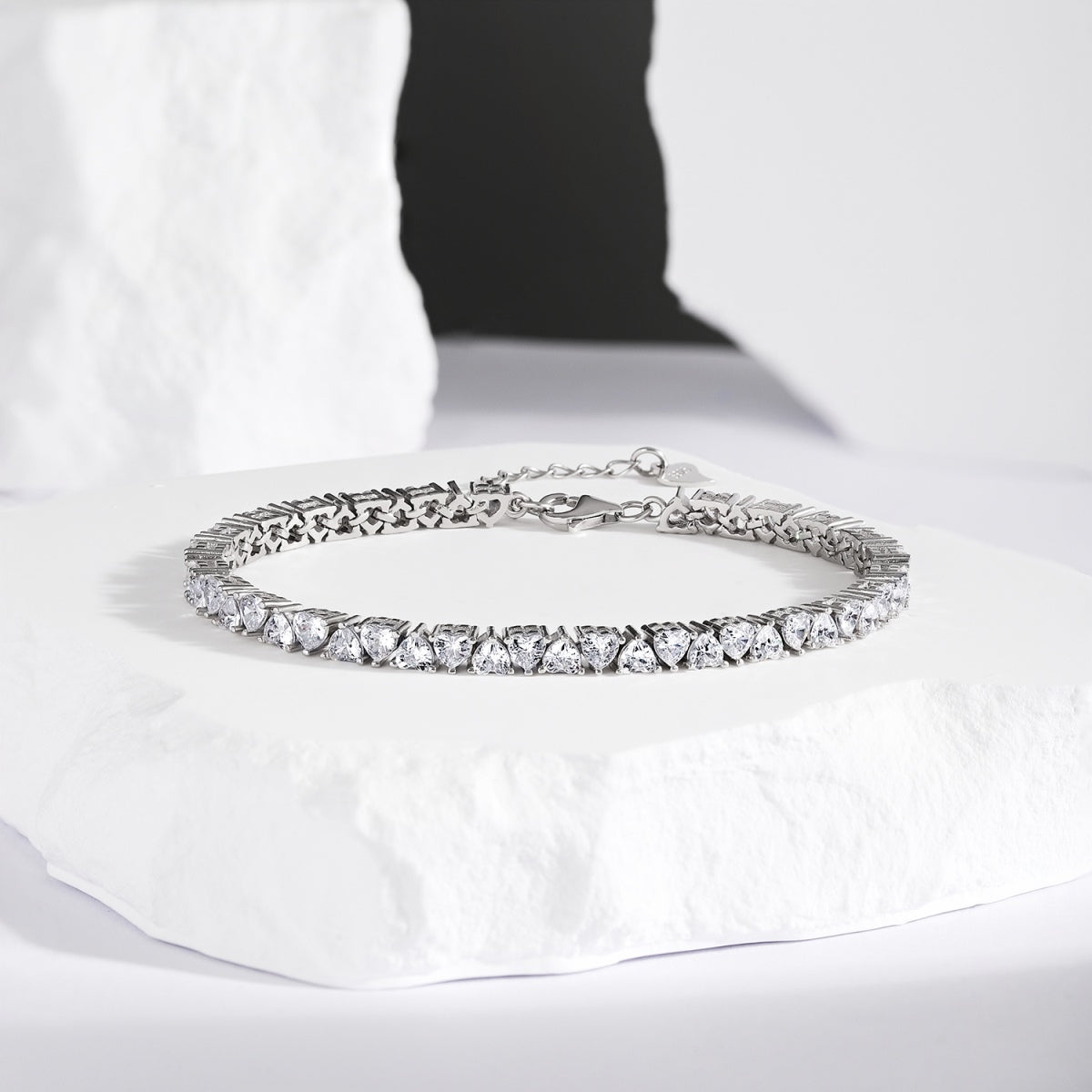 [Lumi Jewels]Dazzling Romantic Heart Shape Lover Bracelet