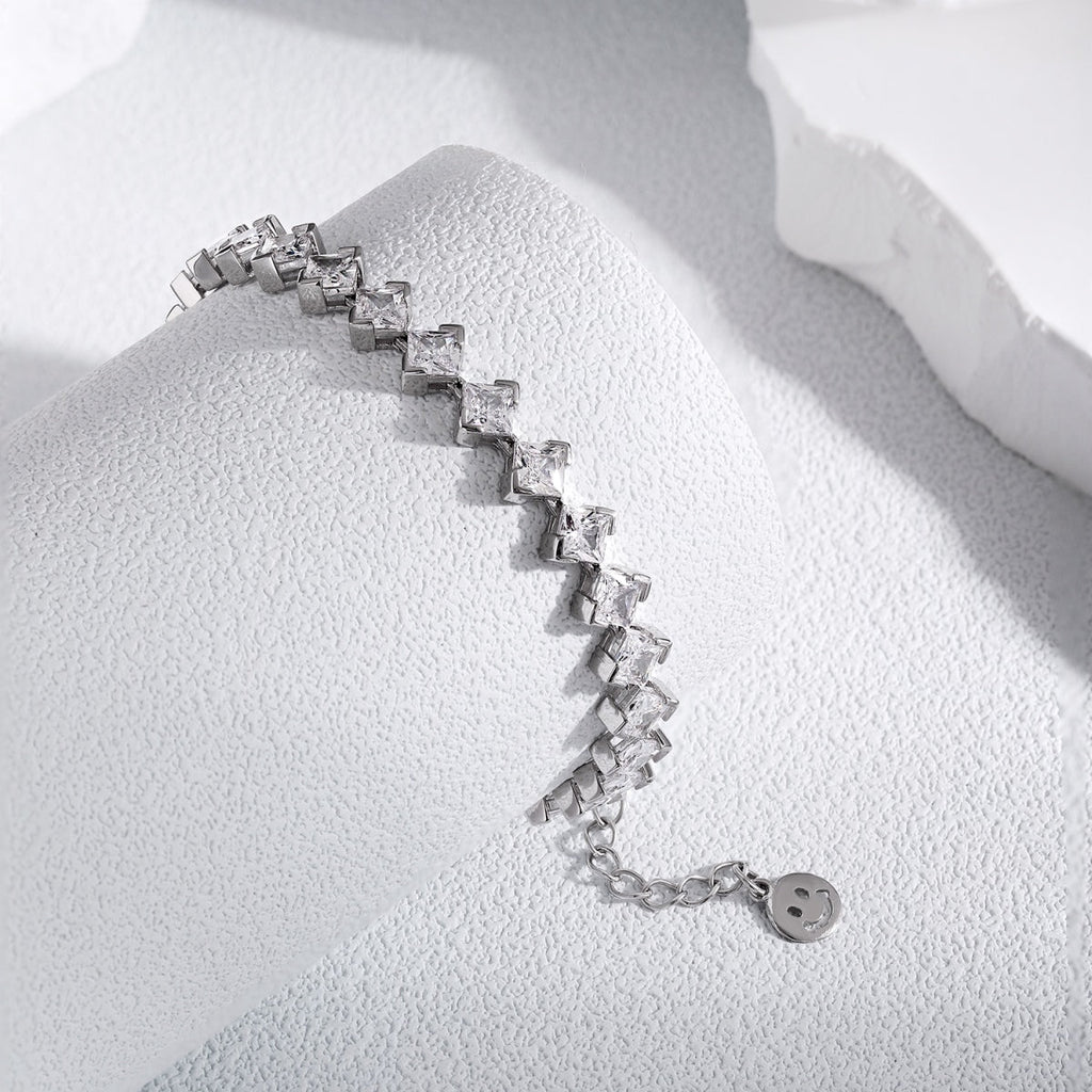 [Lumi Jewels]0.5 Carat Ornate Princess Cut Daily Bracelet