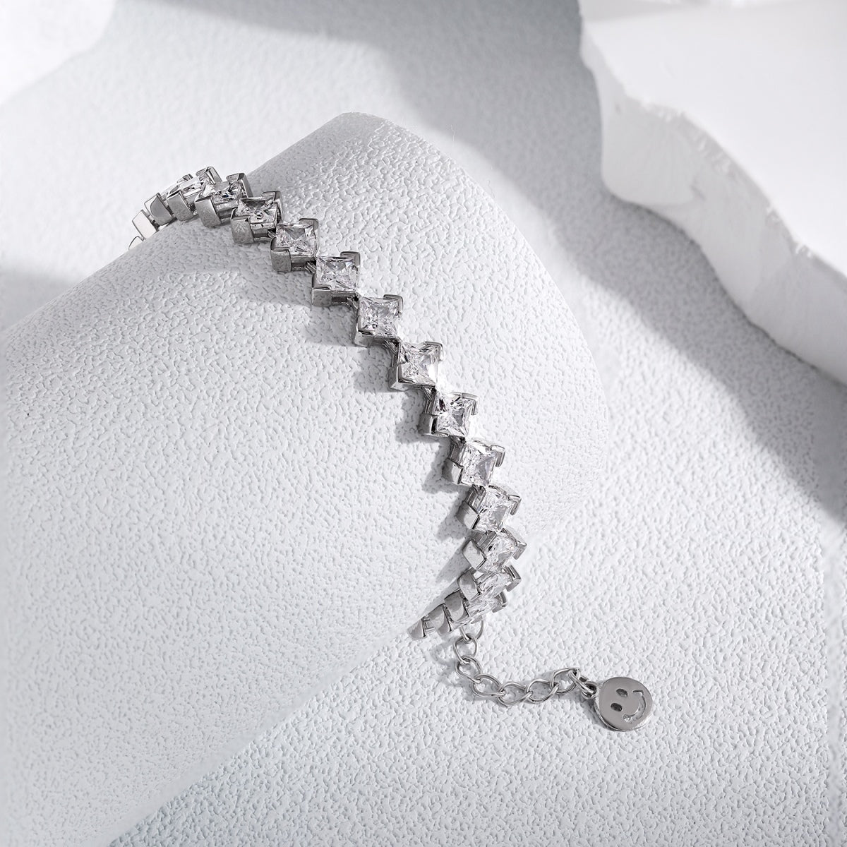 [Lumi Jewels]0.5 Carat Ornate Princess Cut Daily Bracelet