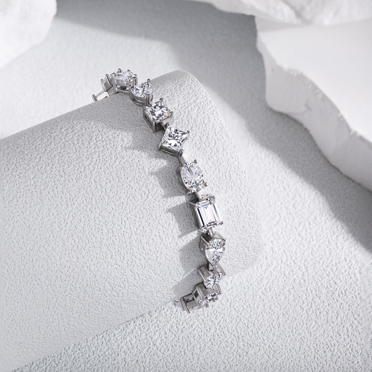 [Lumi Jewels]Unique Exquisite Multi Cut Daily Bracelet