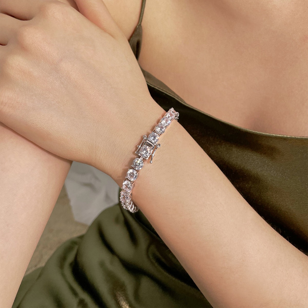 [Lumi Jewels]0.75 Carat Dazzling Round Cut Wedding Bracelet