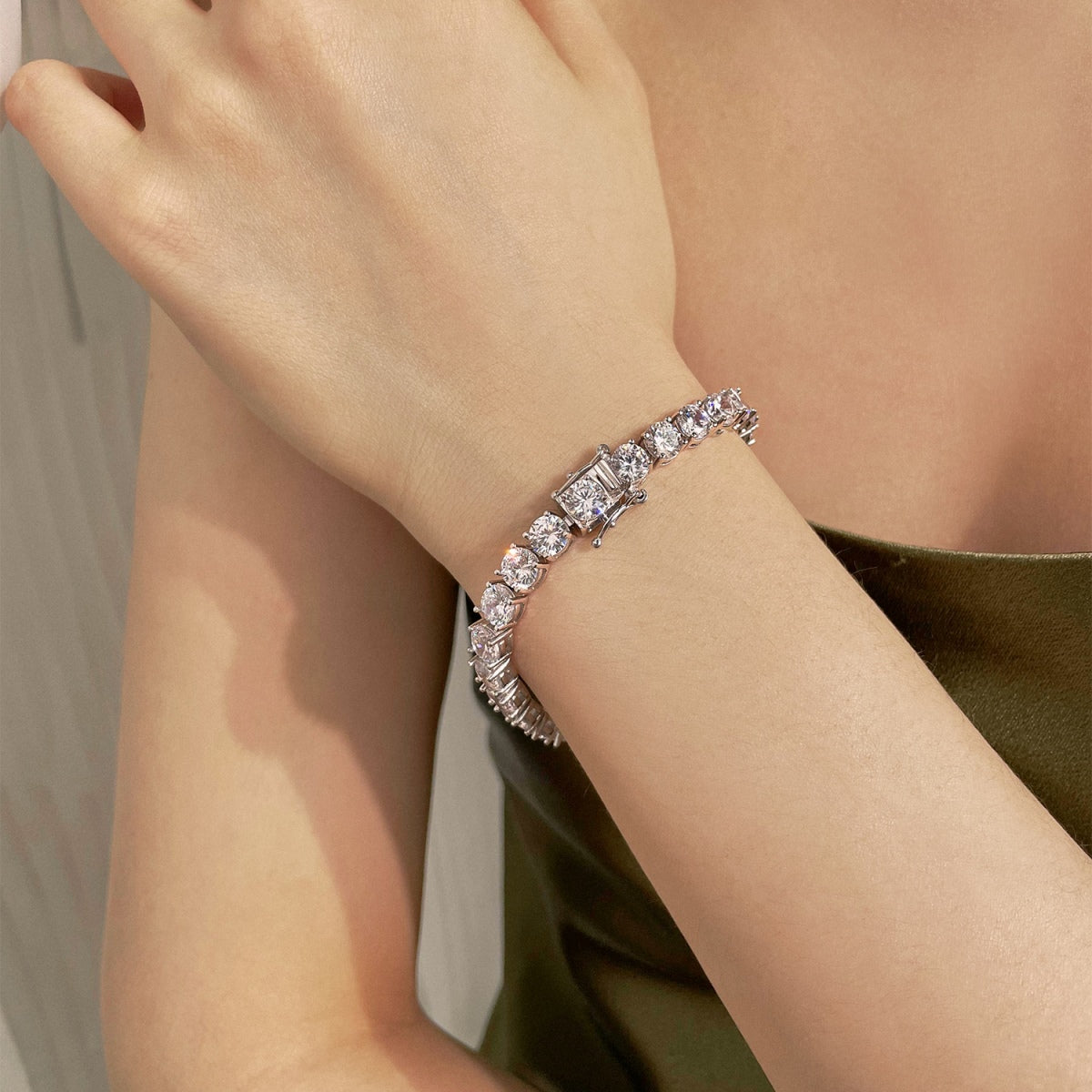 [Lumi Jewels]0.75 Carat Dazzling Round Cut Wedding Bracelet