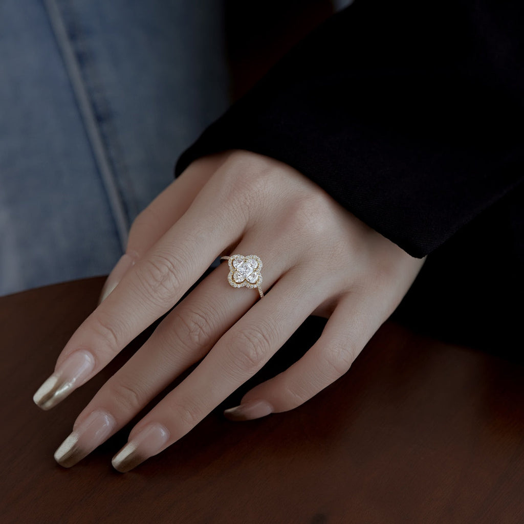 [Lumi Jewels]Luxurious Eternity Flower Shape Banquet Ring