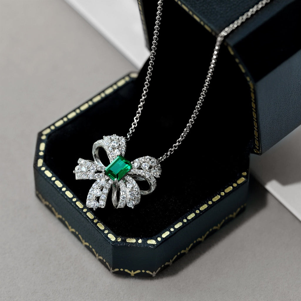 [Lumi Jewels]Luxurious Flower Shape Emerald Cut Necklace