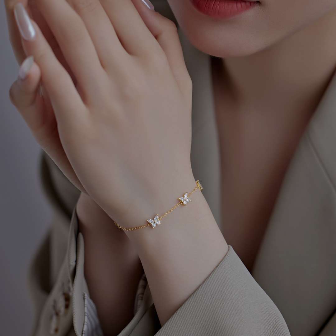 [Lumi Jewels]Radiant Butterfly Shape Necklace
