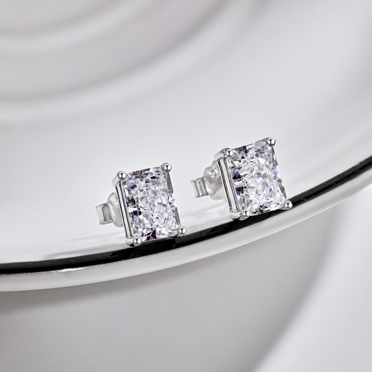 [Lumi Jewels]Radiant Luxurious Princess Cut Daily Earrings