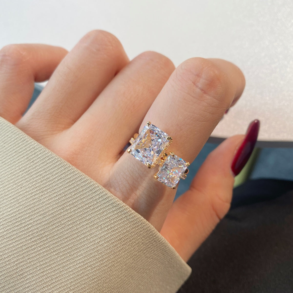 [Lumi Jewels]4.0 Carat Ornate Enchanting Radiand Cut Banquet Ring