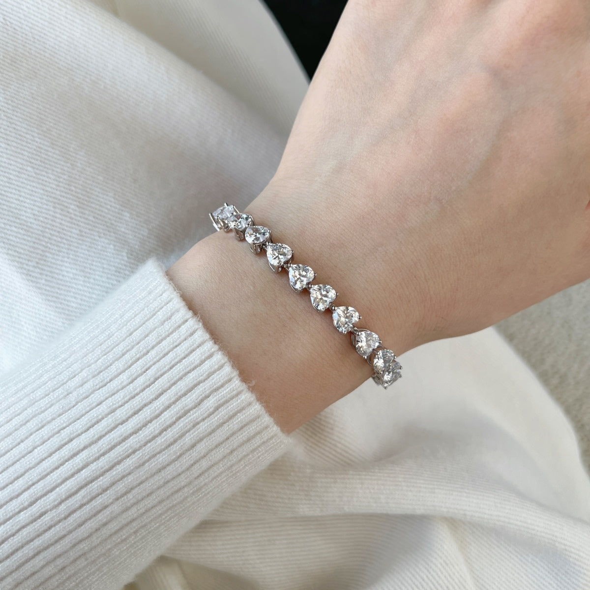 [Lumi Jewels]0.75 Carat Elegant Romantic Heart Shape Lover Bracelet