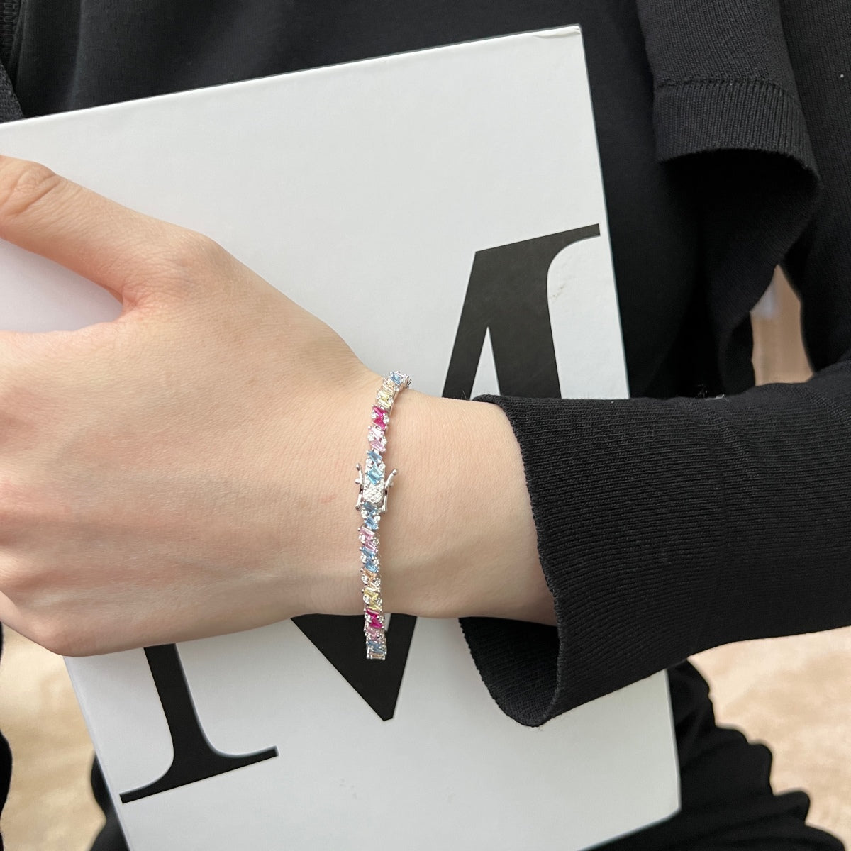 [Lumi Jewels]Ornate Sparkling Multi Cut Party Bracelet